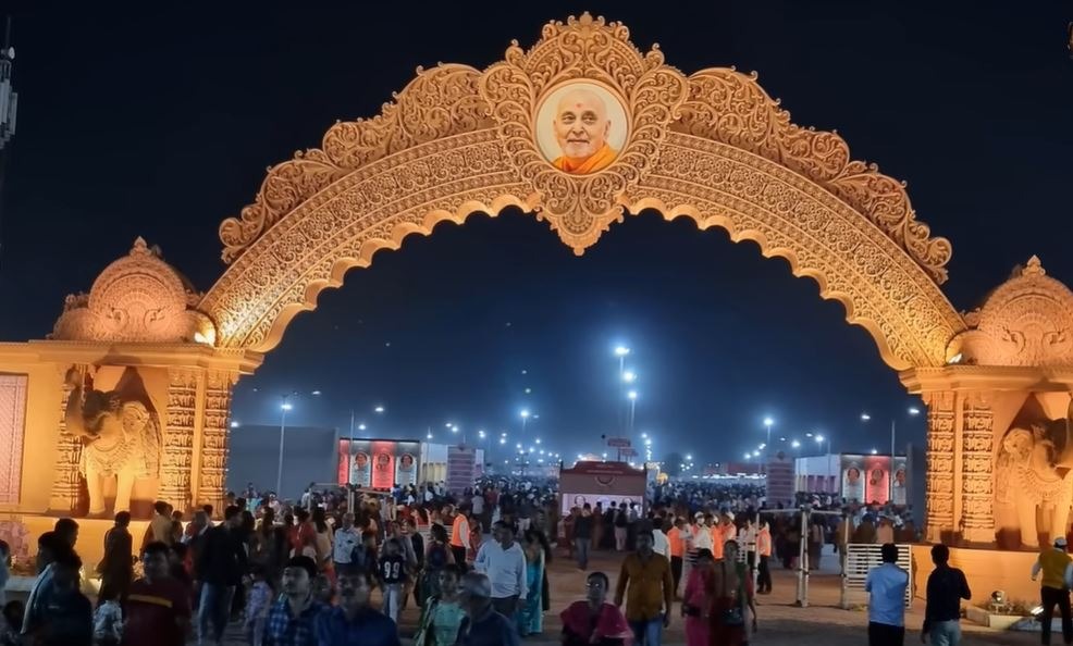 Special arrangements made in the Pramukh Swami Maharaj Shatabdi Mohotsav, technology is being used in an excellent way