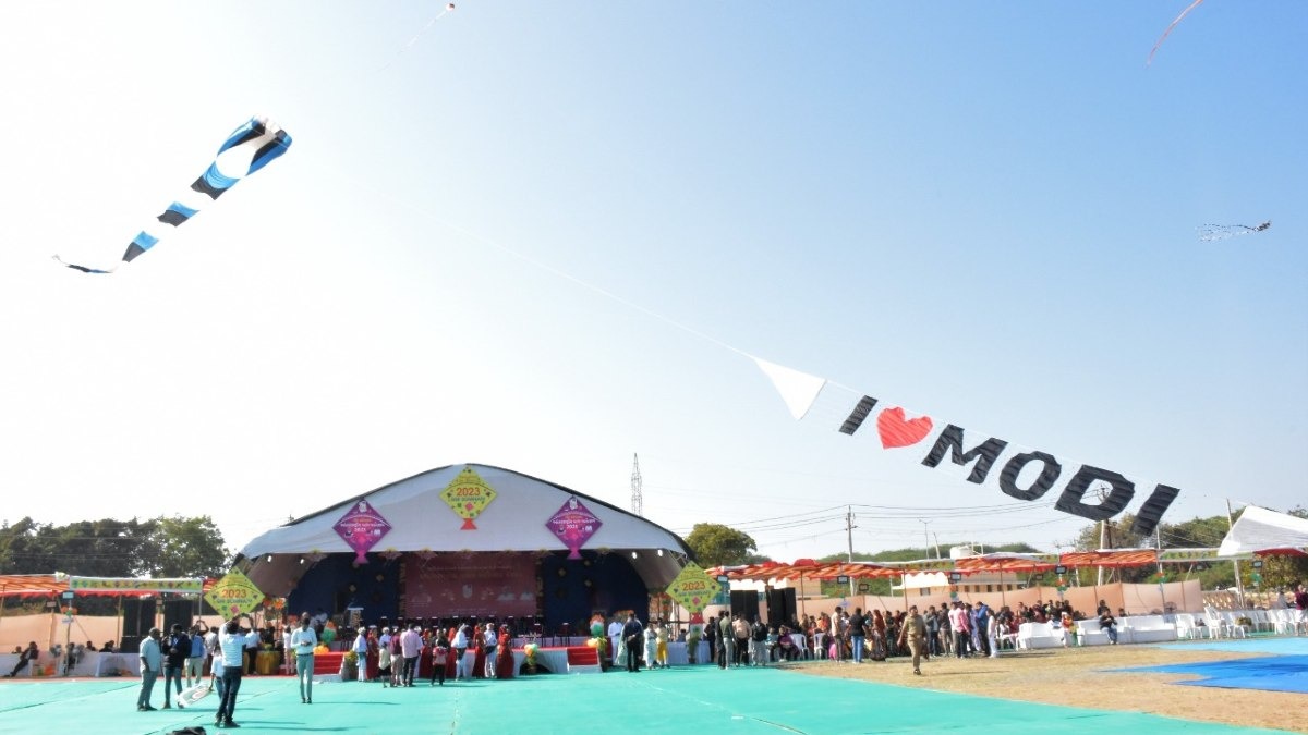 Colorful kites including Batman, Octopus became center of attraction at Gir Somnath Kite Festival