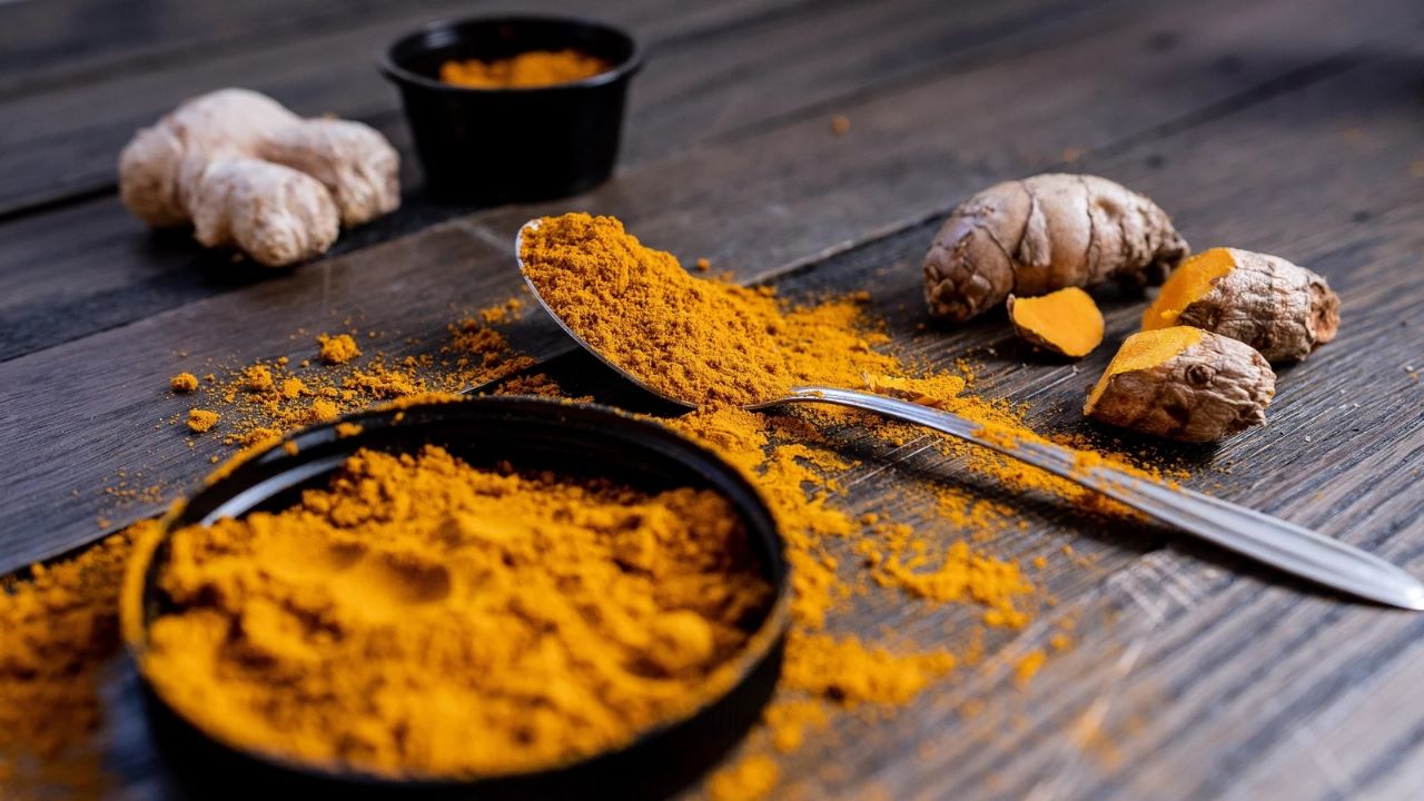 Turmeric: Use turmeric in these 5 ways to brighten the skin