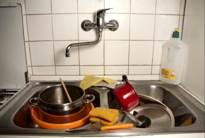 Got greasy kitchen utensils? Clean this way with the help of tea