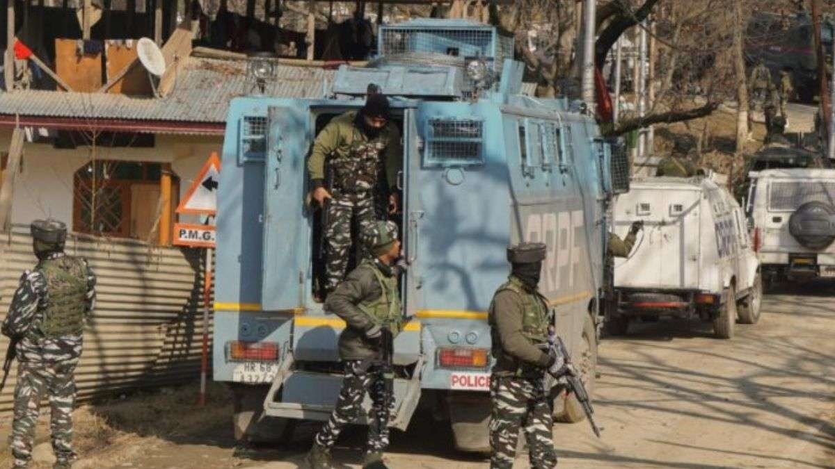 2 terrorists were killed in Budgam of Jammu and Kashmir, firing was done when the car was stopped