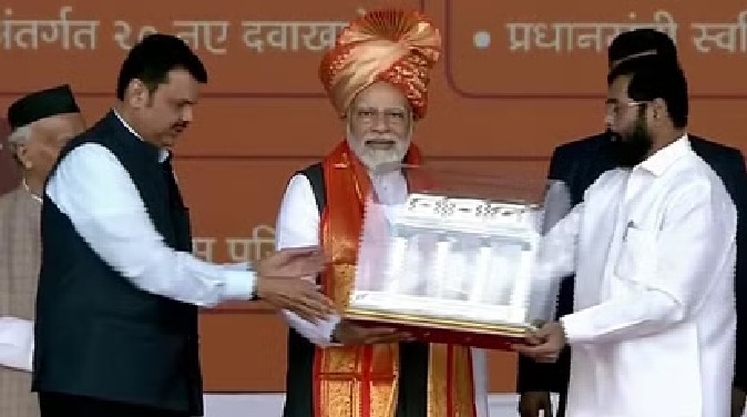 The Prime Minister gave a gift of 38800 crores to Mumbai, said - Trust the world on India's big plans