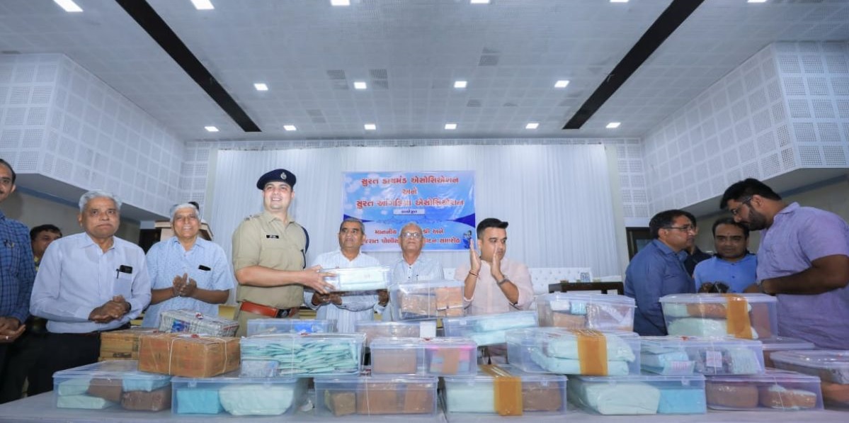 Looted diamonds worth crores returned to Anganiya firm and trader, Minister of State for Home returns diamonds to trader