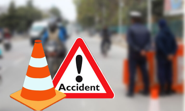 bus-going-from-rajkot-met-with-a-major-accident-on-agra-lucknow-expressway-4-killed-and-10-injured