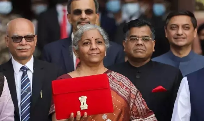 know-this-big-update-before-budget-these-people-feel-5-income-tax
