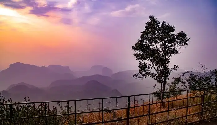Pachmarhi means a place full of beautiful and magnificent views