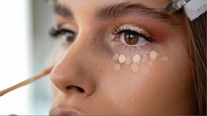 If you want to look different on the day of Saraswati Puja, keep these things in mind while doing your makeup