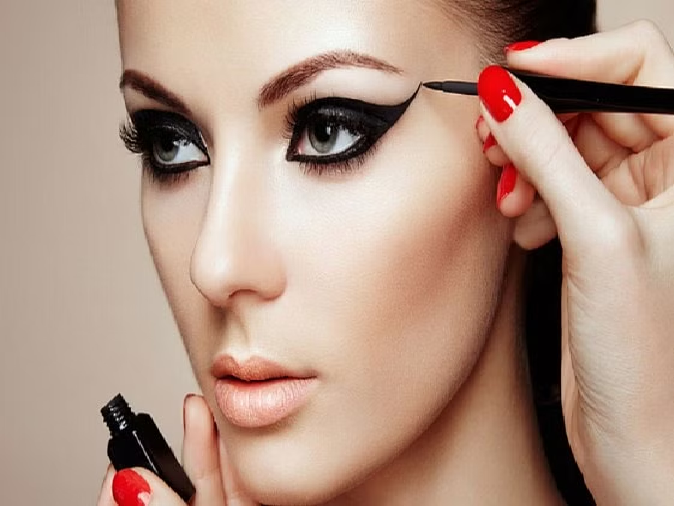 If you want to look different on the day of Saraswati Puja, keep these things in mind while doing your makeup