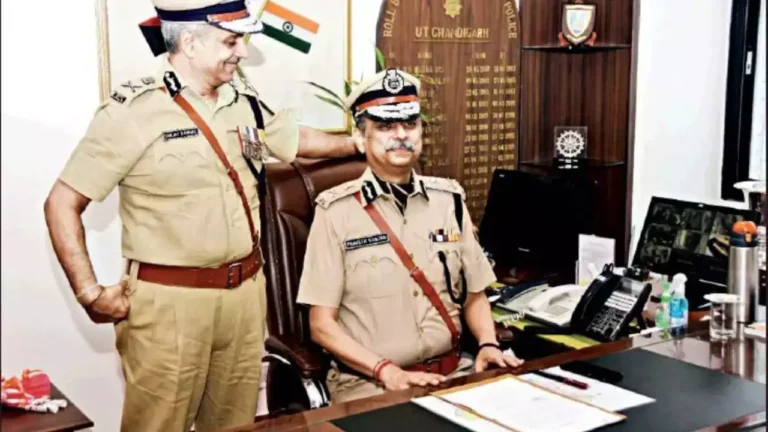 The present DGP retired by the age limit, the charge as the new DGP of the state will be handed over to Vikas Aid