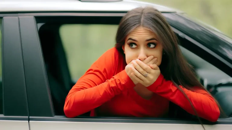 Traveling Tips: Follow these tips to overcome the problem of vomiting while travelling