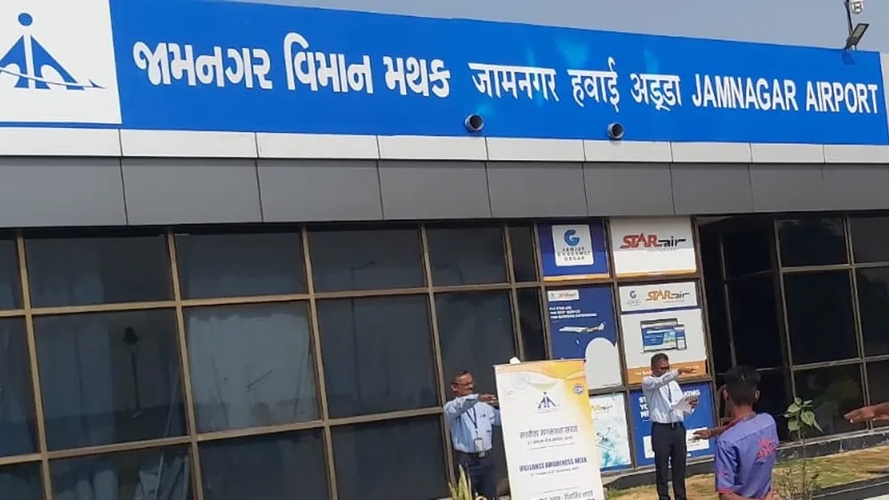 Flight from Russia carrying 244 passengers to Goa bombed, emergency landing in Jamnagar