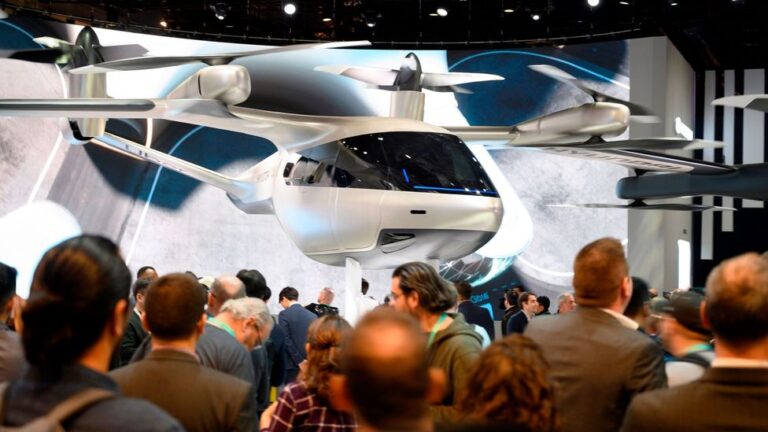 Do you know about this city? People of this city use airplanes like cars and bikes