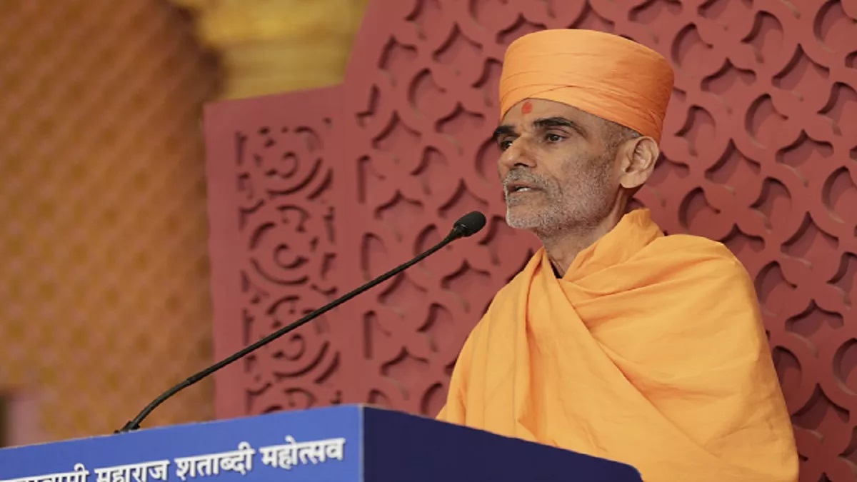 Grand Bhagwati Deeksha Festival organized in Ahmedabad, 5 Americans become newly ordained saints