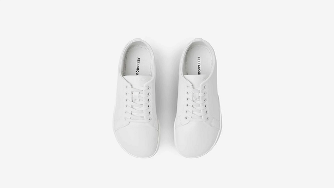 Are the white shoes dirty? Raunak will come back easily, just have to do this work