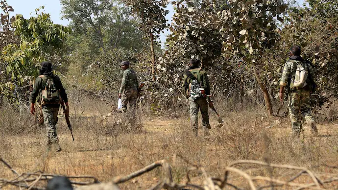 Police encounter with Naxalites in Sukma lasts for hours, 3 jawans martyred, 6 Naxalites also killed