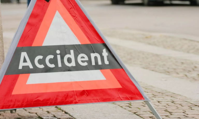 accident-in-chhattisgarh-rickshaw-carrying-students-collides-with-truck-7-killed-2-serious