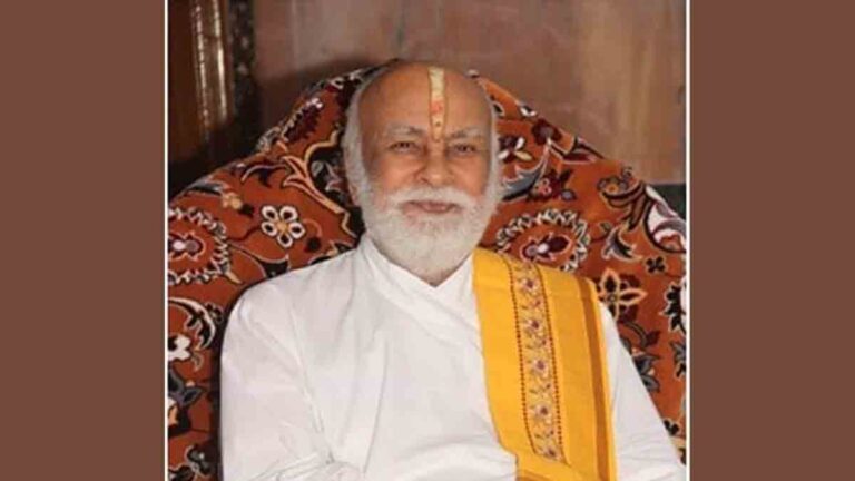 shock-in-vaishnav-society-vaishnavacharya-vrajeshkumar-maharaj-passed-away-in-vadodara