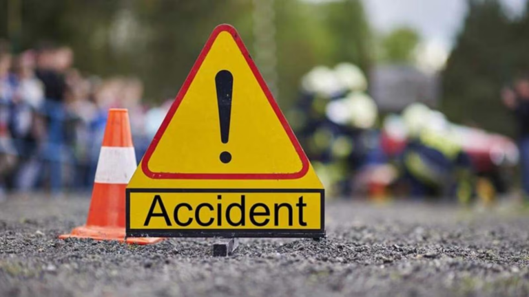 gozaro-accident-in-gujarats-patan-jeep-collides-with-truck-7-dead-on-the-spot