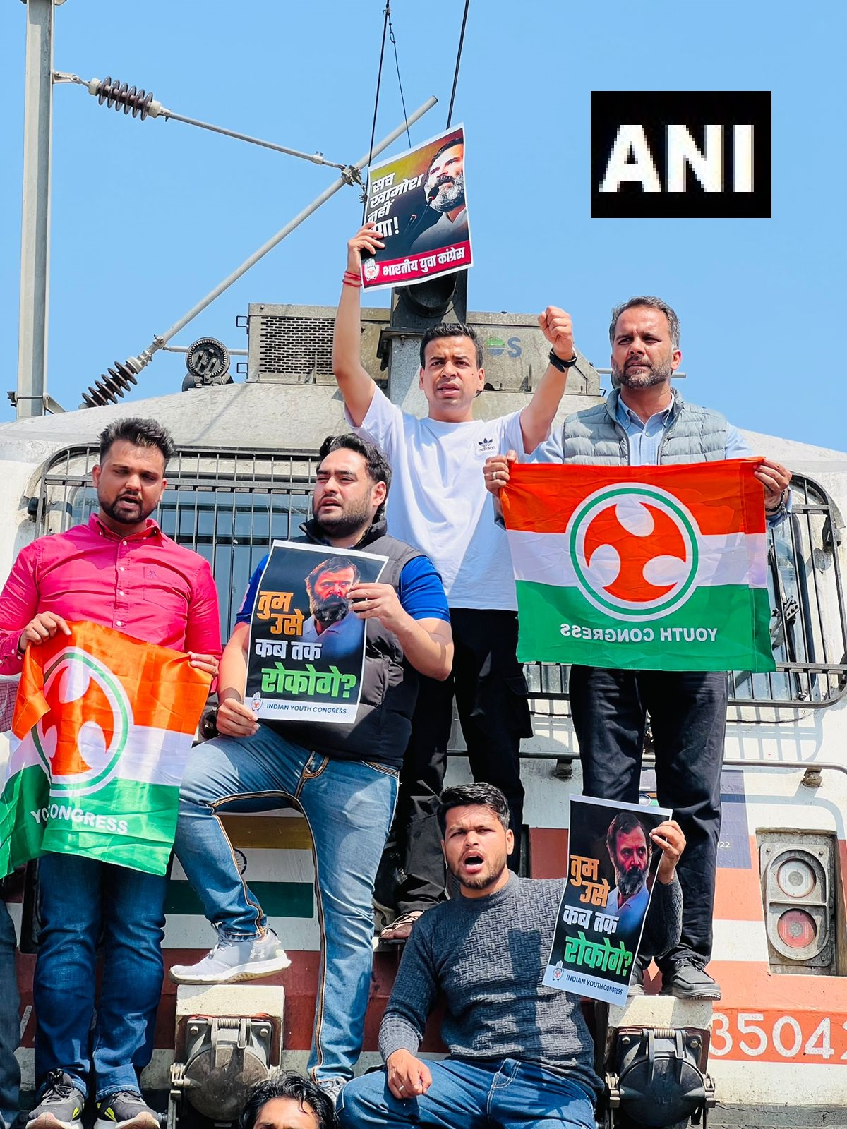 congress-protests-in-kerala-over-rahul-gandhis-membership-uproar-in-chandigarh-too