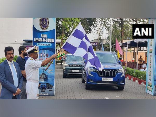navy-starts-7500-km-long-car-rally-from-kolkata-navy-chief-flags-off