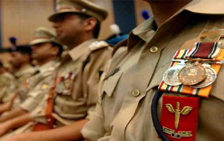 Union Home Ministry has stopped five awards in six months, CAPF/CPO will no longer get medals