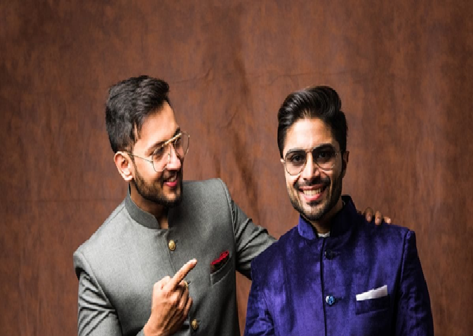 How to look different at a friend's wedding, then take the help of these 5 fashion tips, you will get a dashing and stylish look in minutes.