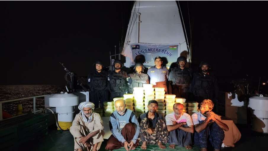 heroin-worth-425-crore-seized-from-iranian-boat-in-arabian-sea-indian-coast-guard-arrests-five