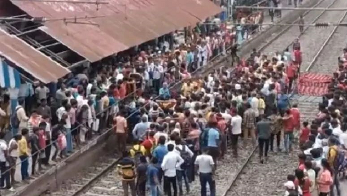 Kurmi organizations' agitation in Bengal continues for third day, 64 trains canceled due to protest
