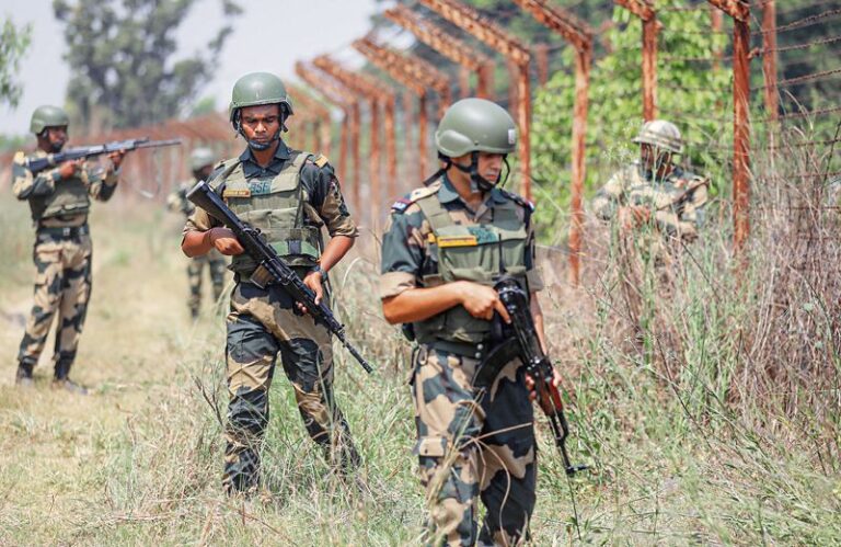 another-attempt-by-pakistanis-was-foiled-by-indian-bsf-personnel-the-intruder-was-caught