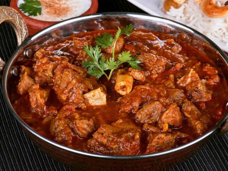 Make this mutton curry at home, you will be licking your fingers