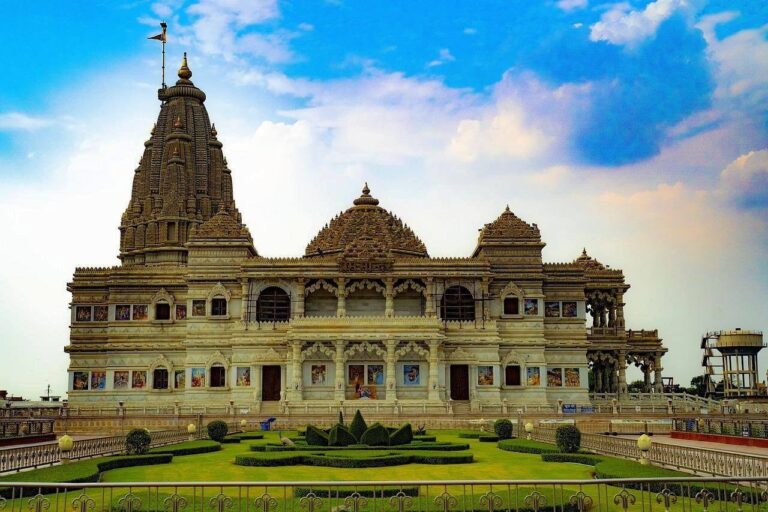 Vrindavan Temples : If you are planning to visit the holy city of Vrindavan, these temples are a must visit.
