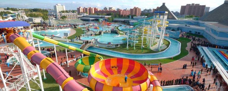 If you want to get relief from the scorching heat, then you must visit this water park in Delhi-NCR
