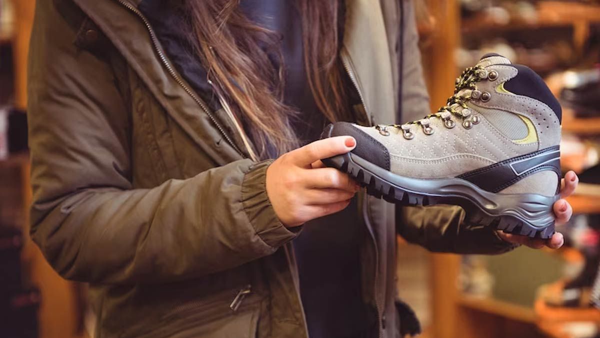 Buy branded shoes and slippers at low prices from these markets in Delhi