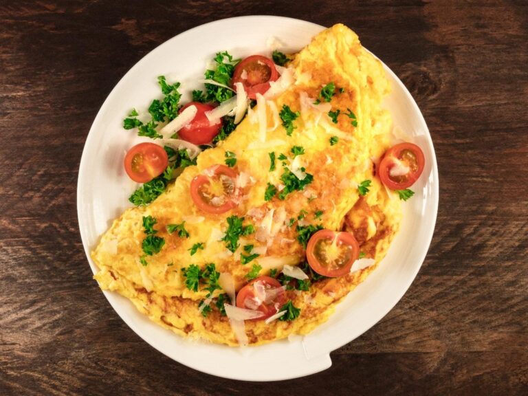 If you are tired of eating only one type of omelette then make this delicious tomato omelette