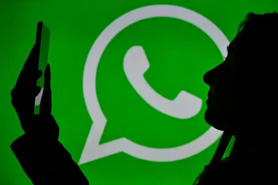 Another cool feature is coming to Whatsapp! Users can create stickers from images