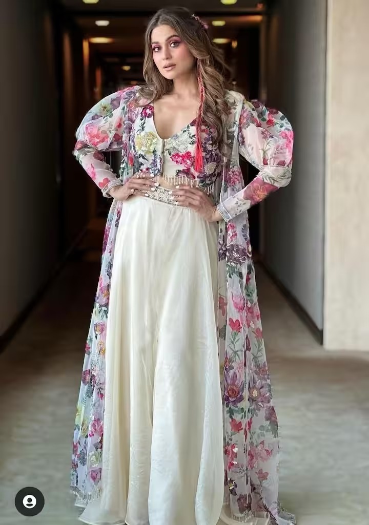 Look stylish even in 40+ when you try these 8 looks by Shamita Shetty