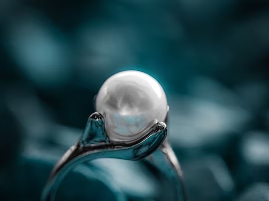 Pearl Gemstone Tips: On which finger to wear pearl, know the right way to wear moonstone