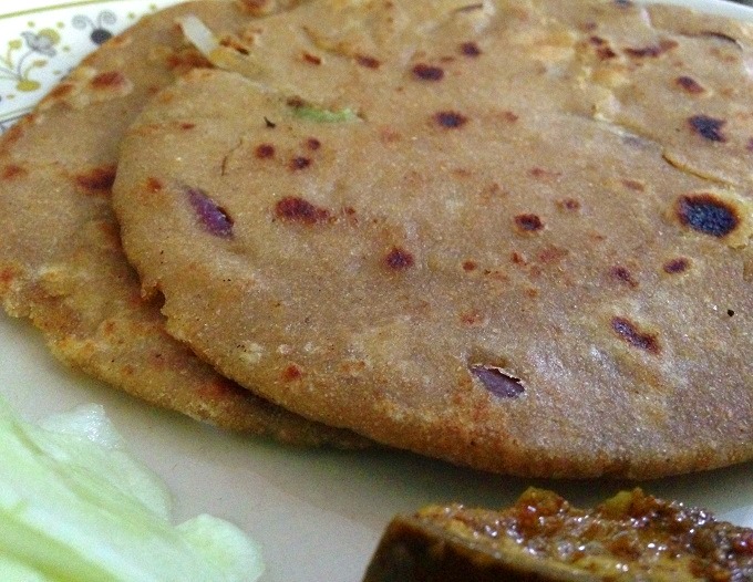 Prepare Sattu Paratha to relieve bloating in summer
