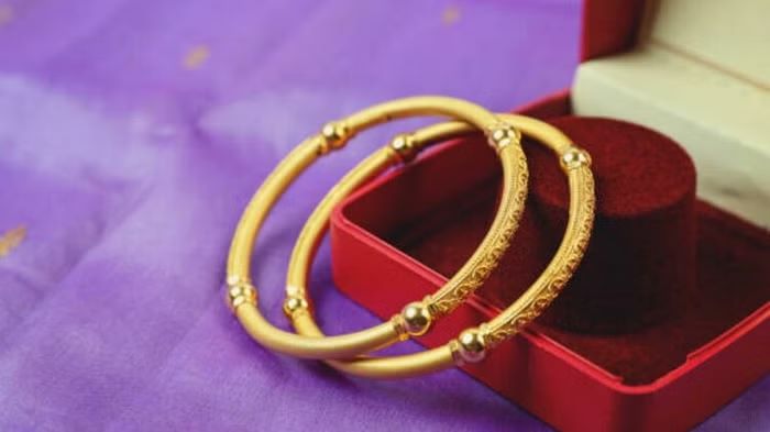 Mother's Day 2023 : This Mother's Day, gift your mother this type of bracelet, which will give her a classy look.