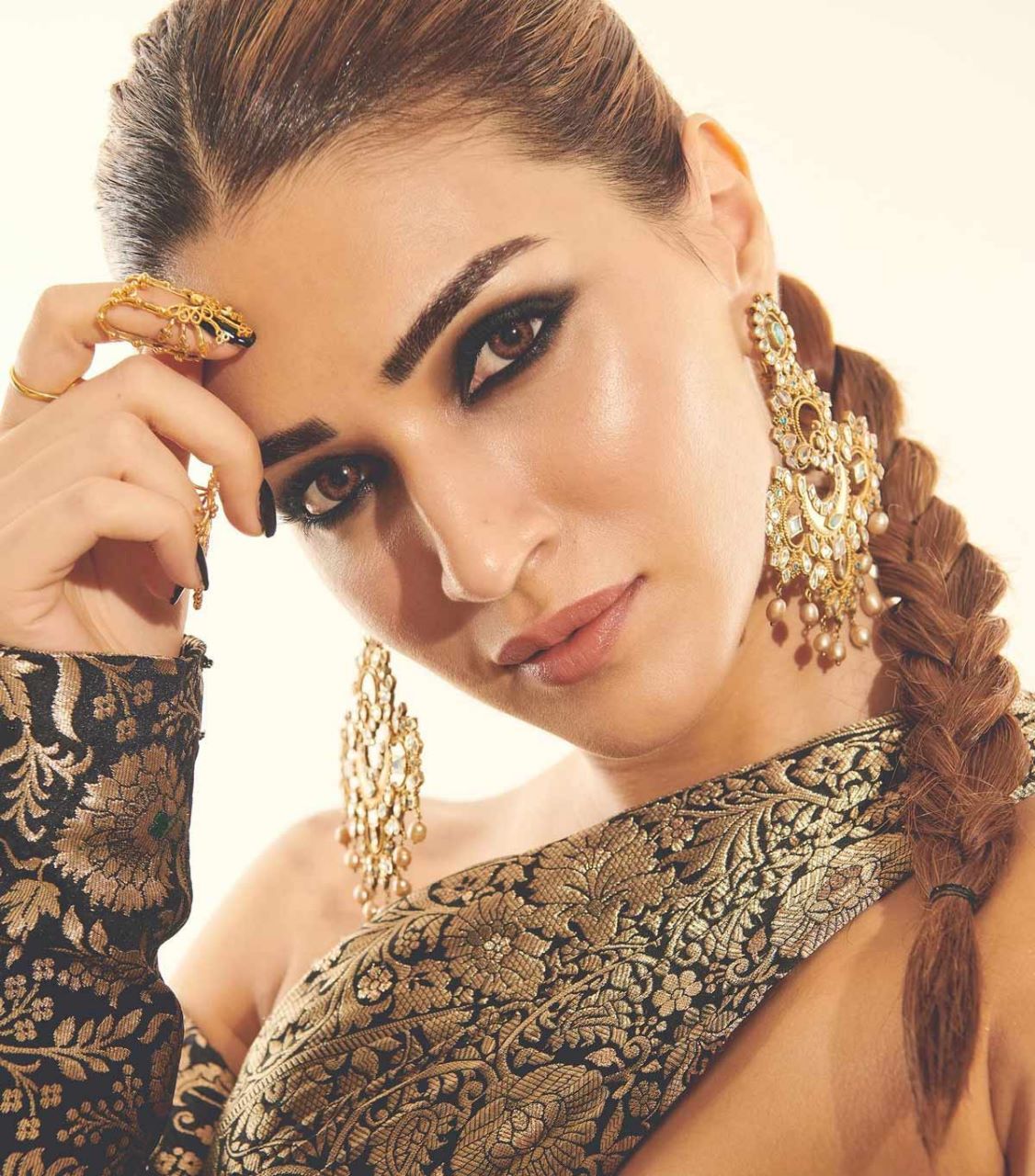 This hairstyle is very special for frizzy hair