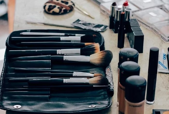 Makeup Tips: Use these makeup products to hide blemishes on the face