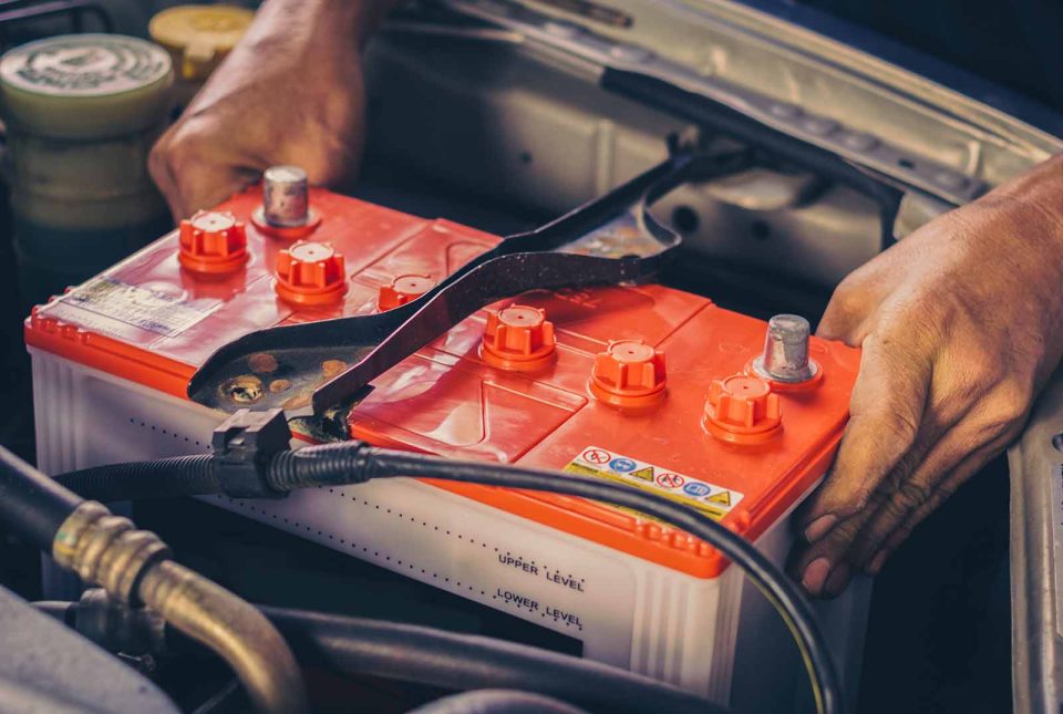 If the car's battery is down, then start the car in this way, there will be no problem, know the complete details