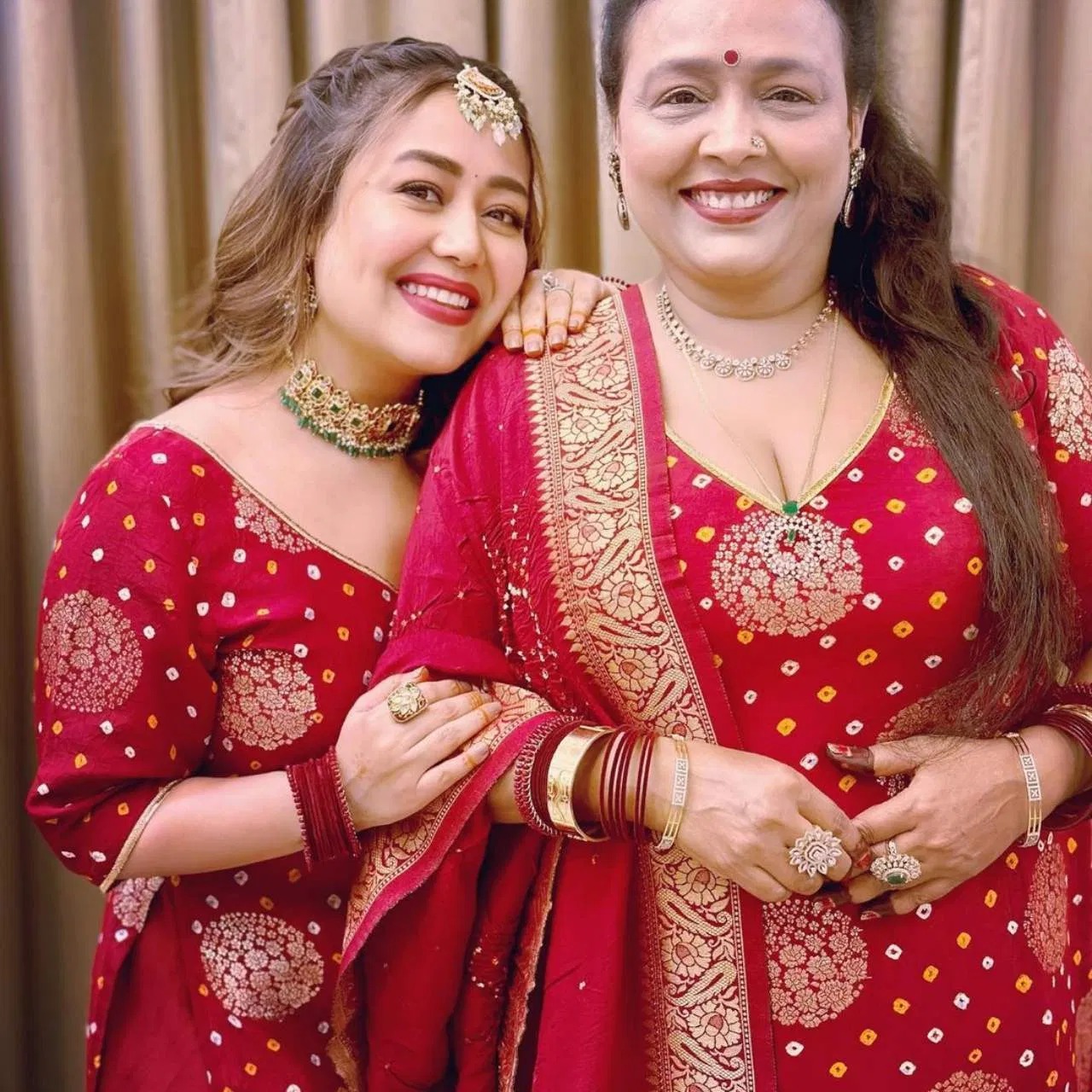 These ethnic looks by Neha Kakkar are best for wedding functions
