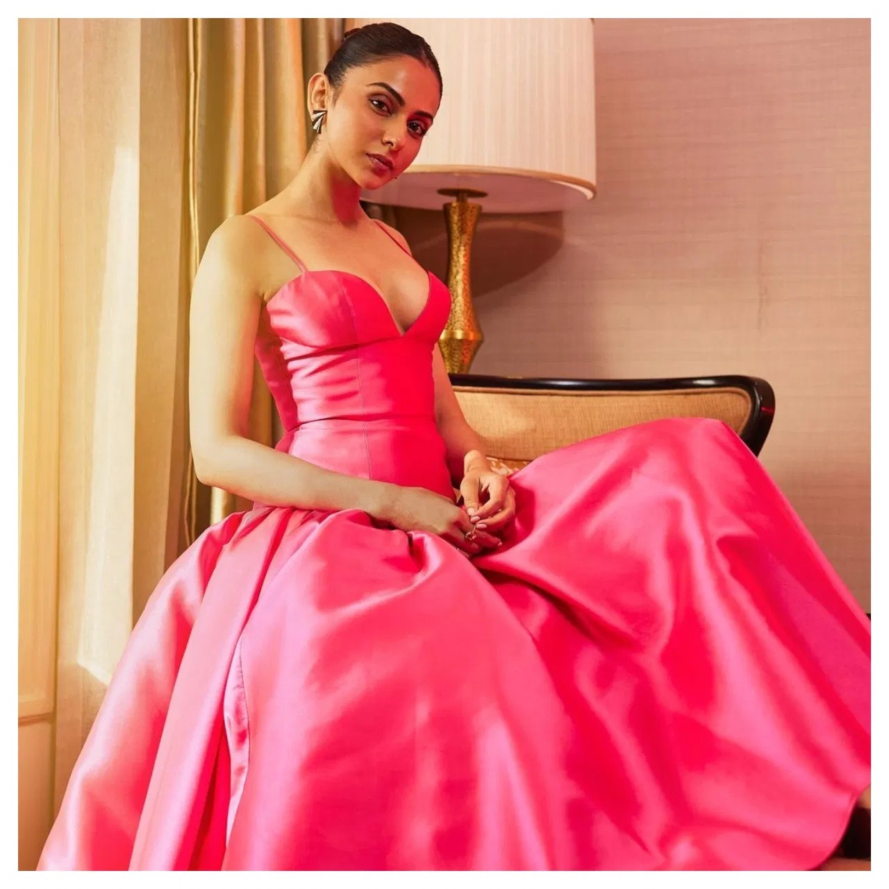 Rakul Preet's glamorous style in pink gown, you too can try