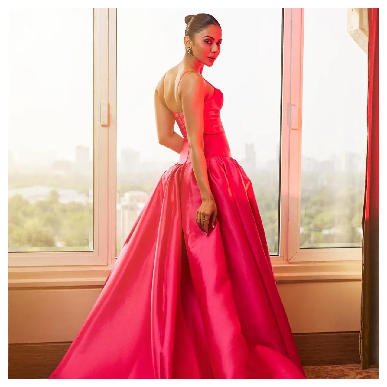 Rakul Preet's glamorous style in pink gown, you too can try