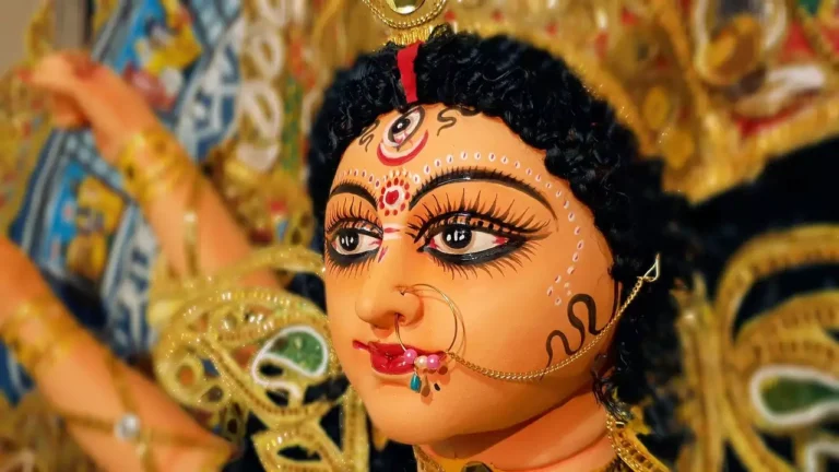 Do this remedy to please Maa Durga, life will be filled with happiness