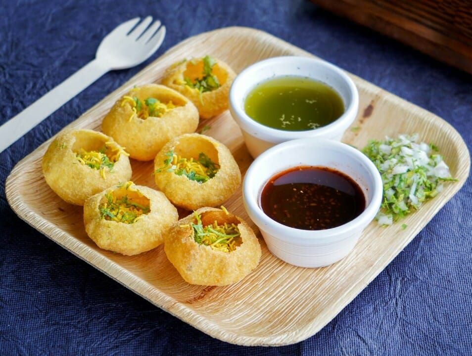 This is how to make crispy golgappa and spicy water at home