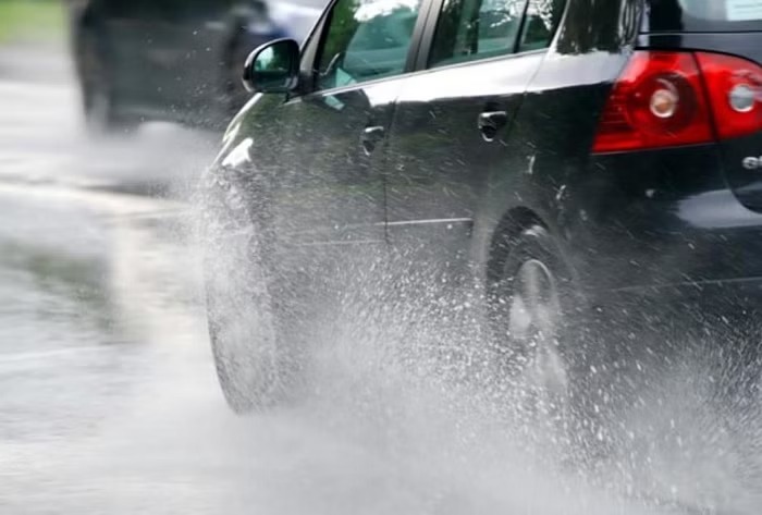 Car Care Tips: There is noise while driving the car during rain, remove this way, no problem