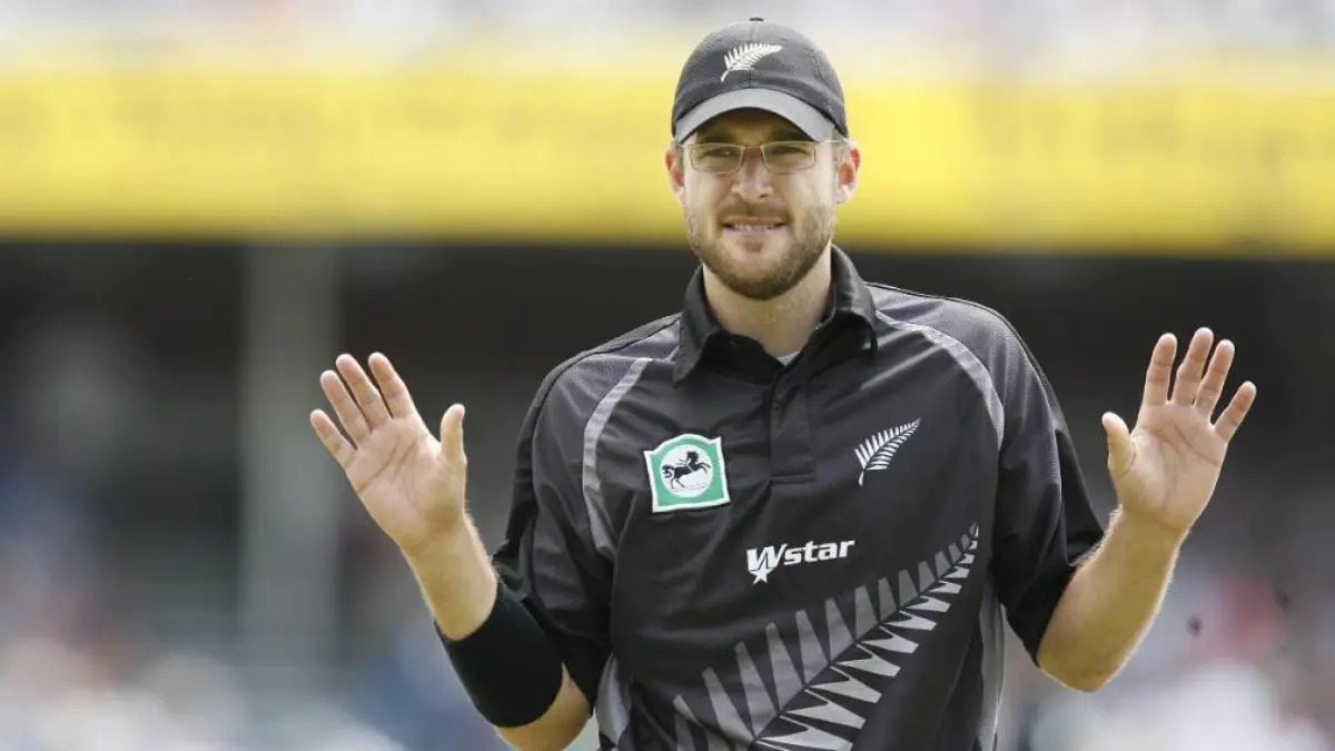 Sunrisers sack Brian Lara, appoint former RCB captain Vettori as head coach