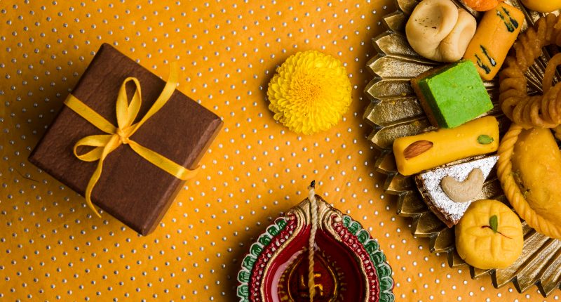 Gift these items to your special someone, Maa Lakshmi's special blessings